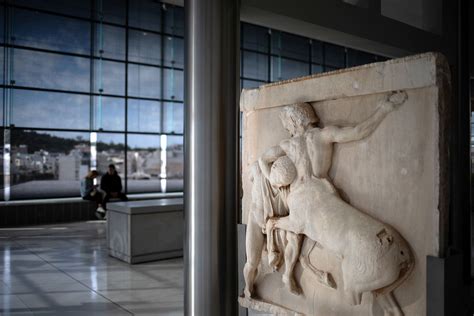 US returns to Greece 30 ancient artifacts worth $3.7 million, including marble statues